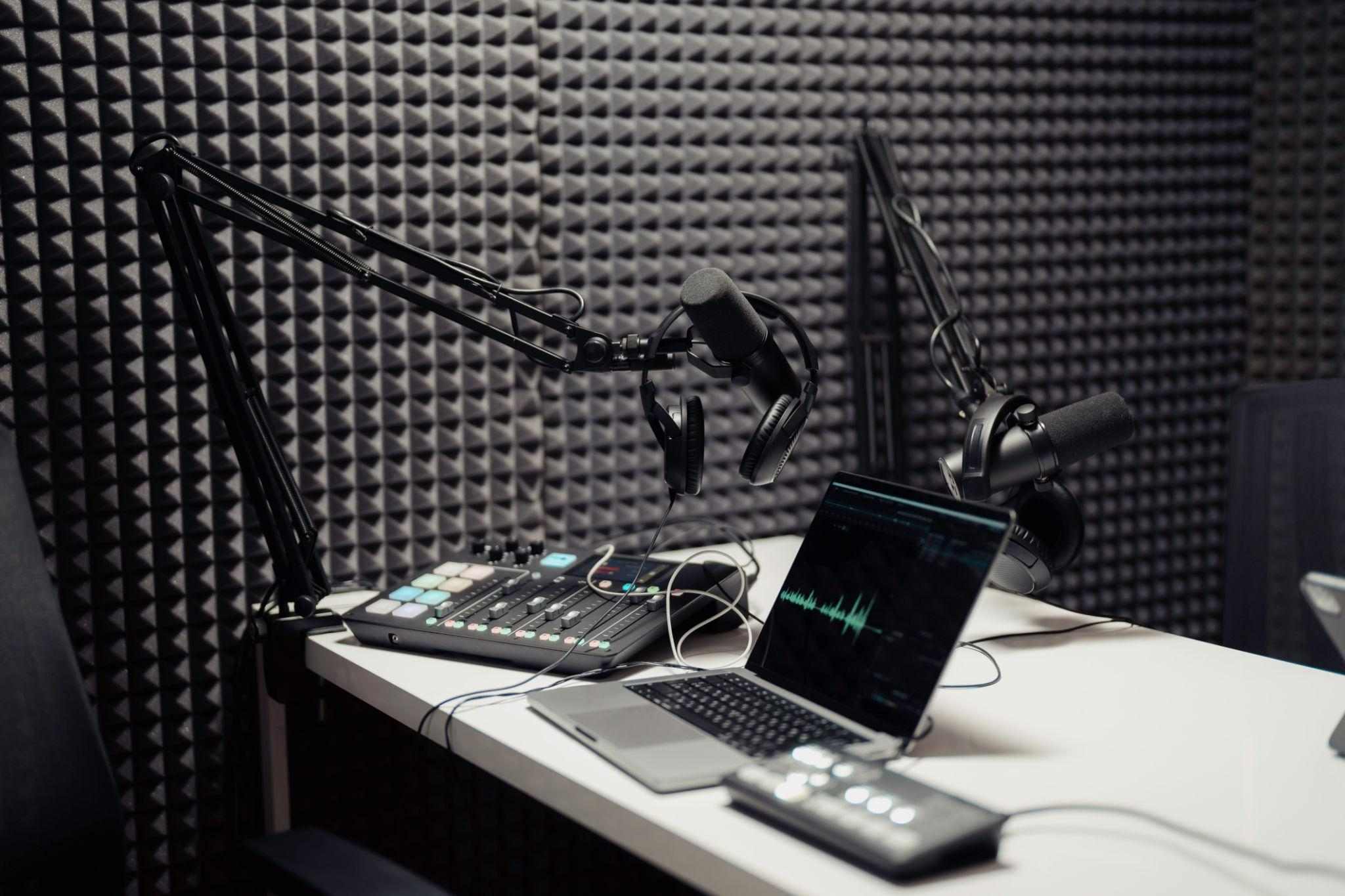 Home 173 podcast audio streaming equipment